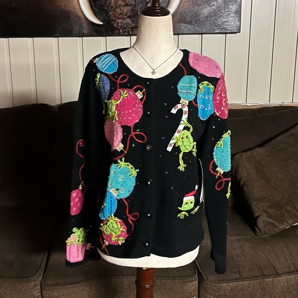 Design Options • Small • Cardigan • Sweater • Frogs & Christmas Design • New - Picture 2 of 16